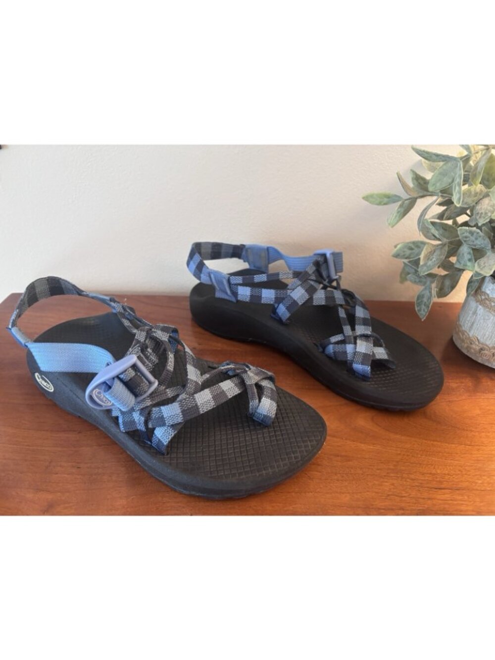 Chaco Cloud Womens Size 8 Blue Plaid Sandals Strappy - Picture 3 of 8